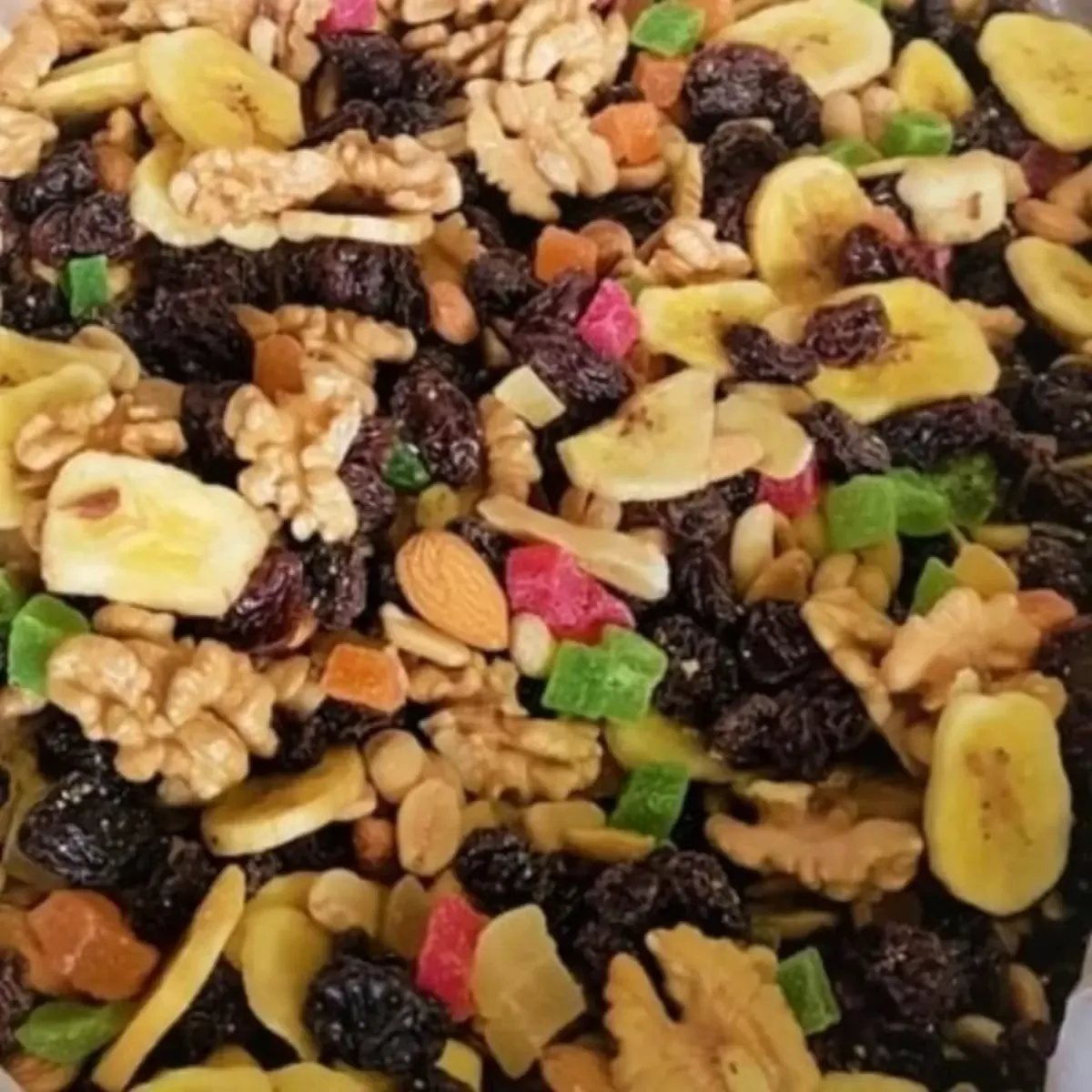 Mix tropical (nueces, pasas morochas, pasas rubias, banana, anana)